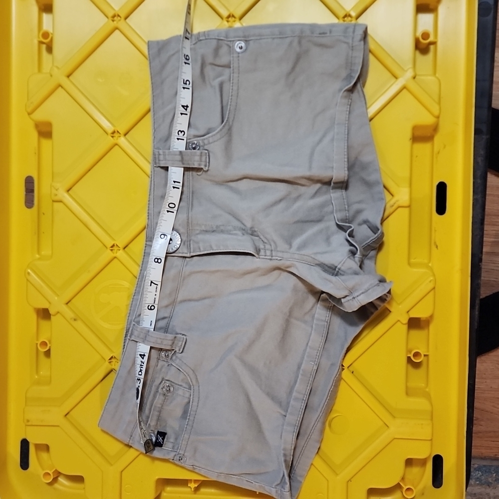 Low rise khaki shorts